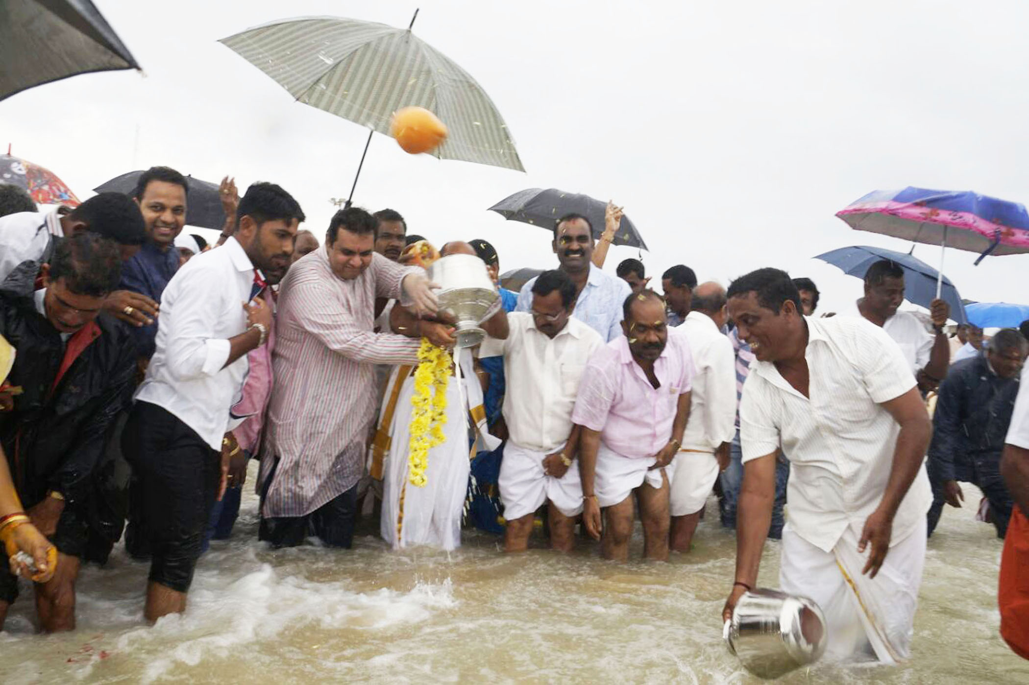 ಮಲ್ಪೆಮೀನುಗಾರರಿಂದ ಸಮುದ್ರಪೂಜೆ